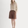 The Pleated Short in Stretch Linen | Cedarwood
