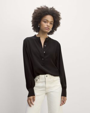 The Henley Shirt in Washable Silk | Black