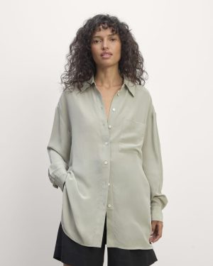The Boyfriend Shirt in Washable Silk | Seagrass