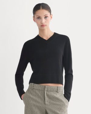 Cashmere Cropped High-V Sweater | Black