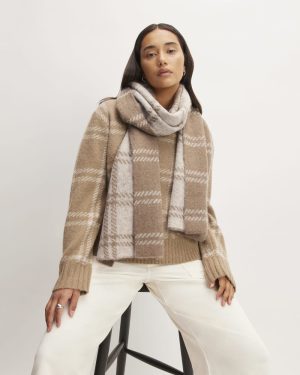 The Alpaca Patterned Scarf | Wheat / Lightest Taupe