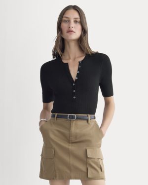 The Short-Sleeve Henley in Ultrasoft Merino | Black